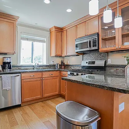 Exquisite Central Townhome With Spacious Loft And Gourmet Kitchen Seattle Exterior photo